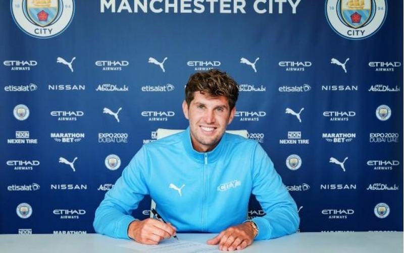 manchesterde-yeni-muqavile