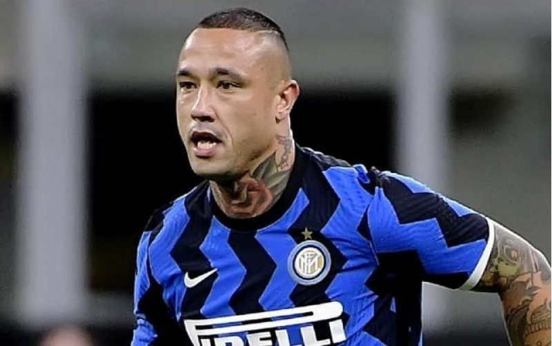 ulduz-futbolchu-interden-getdi