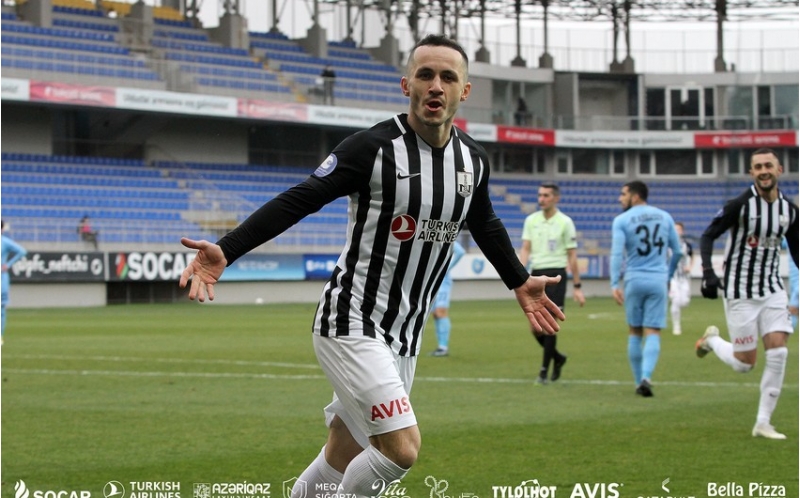 turkiye-klubu-neftchinin-futbolchusu-uchun-teyyare-bileti-gonderib