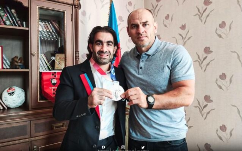 klub-prezidenti-rafael-agayevle-gorushdu