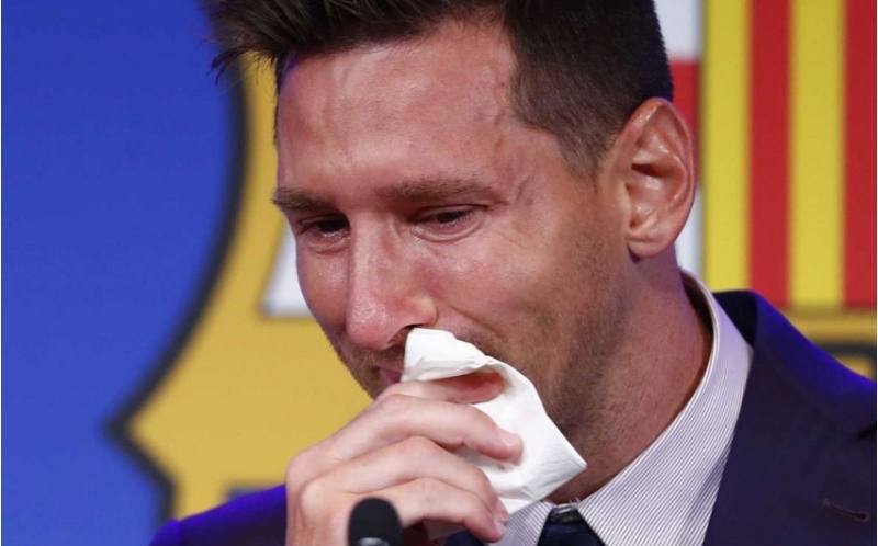 messinin-goz-yashlarini-sildiyi-salfete-1-milyon-dollar-qiymet-qoyuldu