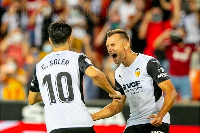 la-liqa-valensiyanin-qelebesile-bashladi