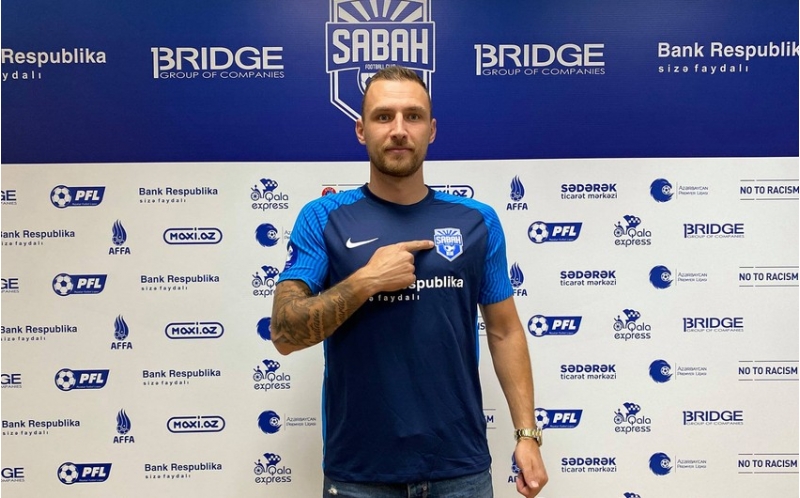 xorvatiyali-futbolchu-sabaha-kechidinden-danishib