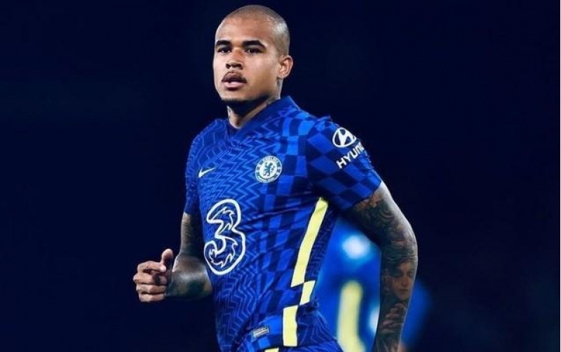 chelsinin-futbolchusu-flamenqoda