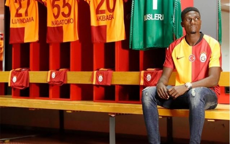 qalatasaray-futbolchusunu-icareye-verdi