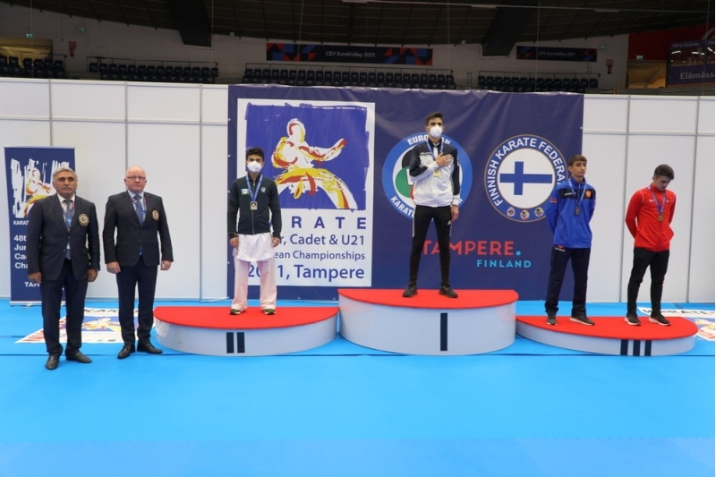 karatechimiz-avropa-chempionatinin-gumush-medalini-qazanib