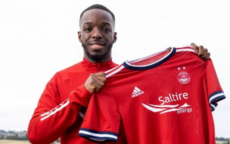 qarabagin-reqibi-vulverhemptondan-hucumchu-aldi