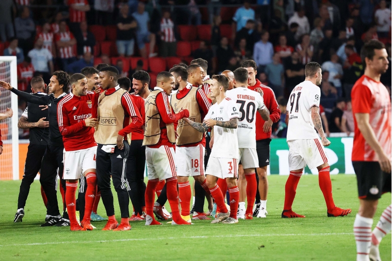 chl-qalatasarayi-kechen-psv-nin-benfikaya-gucu-chatmadi