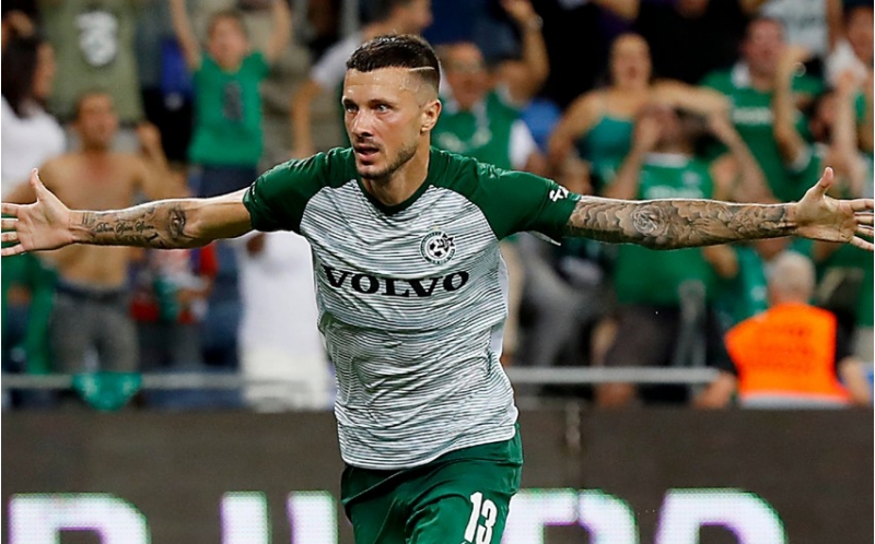 neftchinin-yeni-hucumchusu-ile-birlikde-bakiya-qayidacagi-gozlenilir