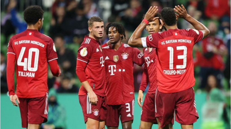 bavariya-reqibini-rusvay-etdi-120