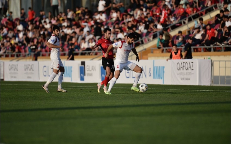 keshlemin-futbolchusuna-4-oyunluq-ceza