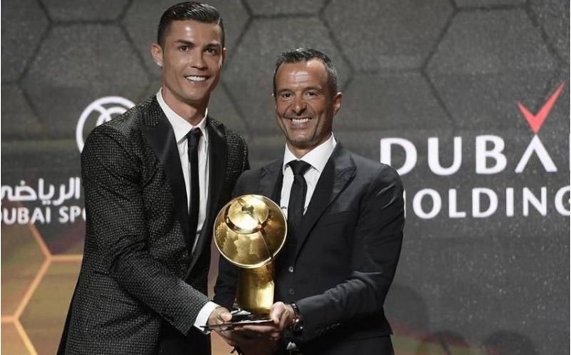 ronaldunun-agenti-siti-ile-anlashib-danishiqlar-uchun-turine-gedib