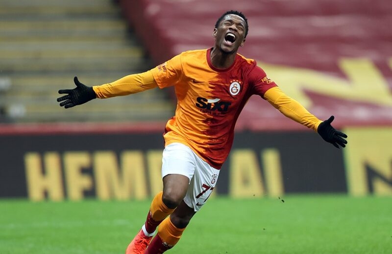 qalatasarayin-hucumchuu-getdi