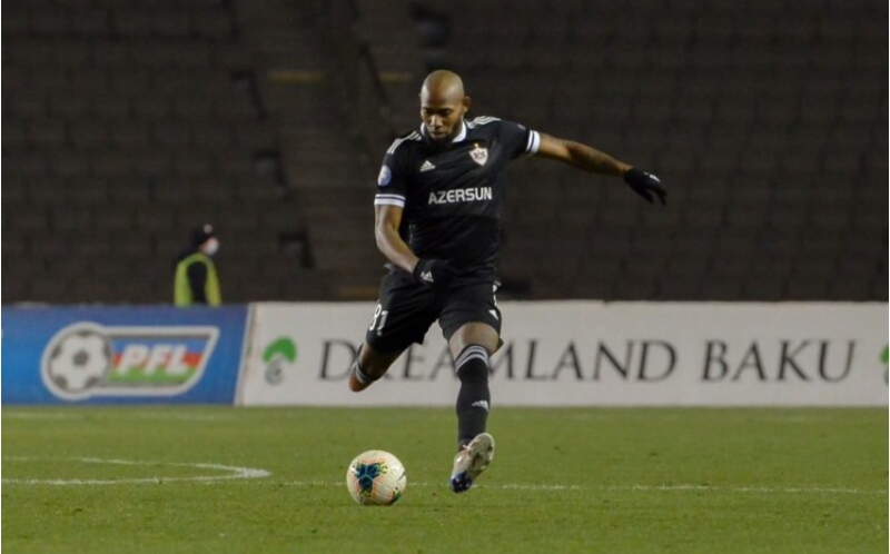 italiya-klubu-qarabagin-futbolchusu-ile-maraqlanir