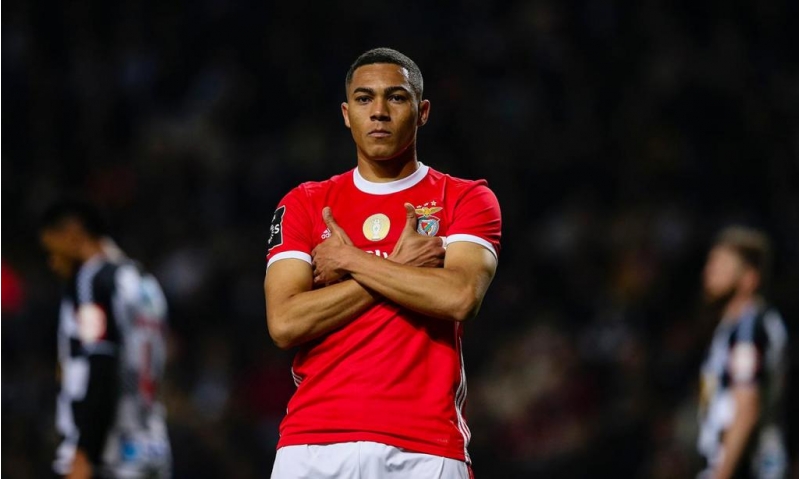 vinisius-psv-ye-kechir