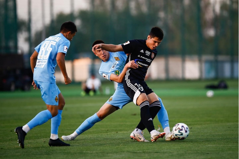 qarabagin-reqibi-autsayderle-bacarmadi