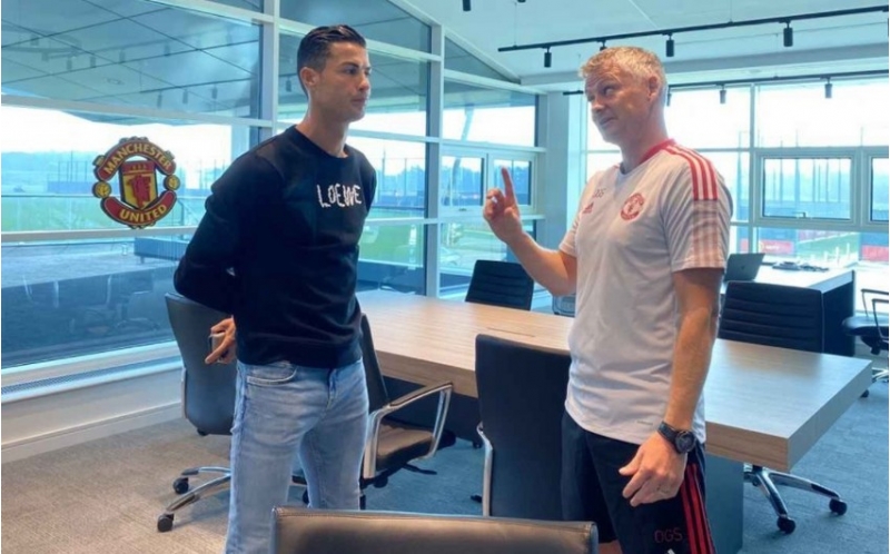 ronaldo-manchester-yunaytedde-ilk-meshqine-chixdi