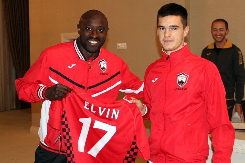 azerbaycanli-futbolchu-polsha-klubunda-2