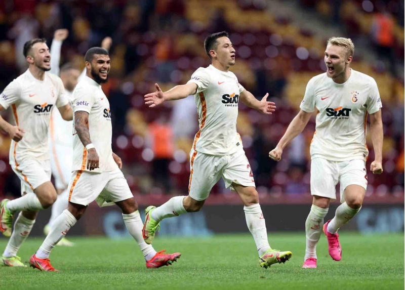 qalatasaray-qelebeni-bele-qazandi