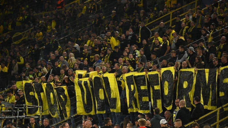 alman-fanatlardan-uefa-ya-ismaric