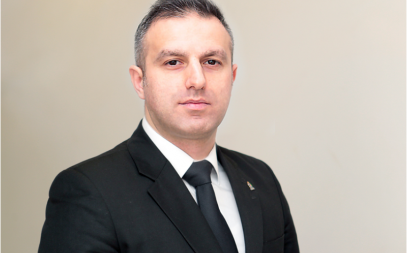 affa-resmisi-ayaks-borussiya-oyununa-teyinat-alib