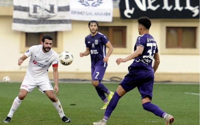 sumqayit-neftchi-matchinda-gergin-mubarize