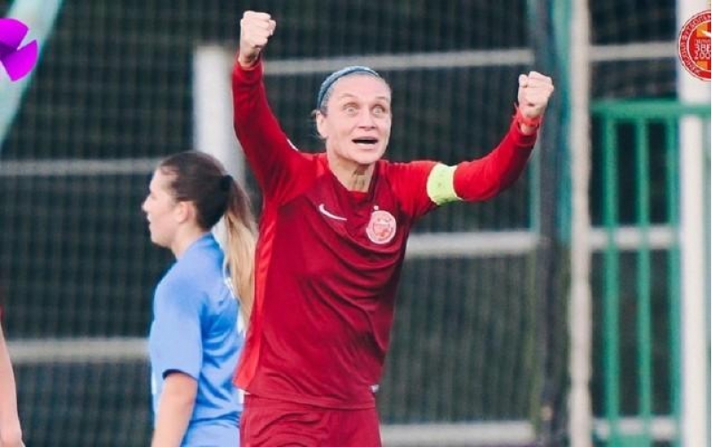 qadin-futbolunda-tarixin-en-erken-qolu