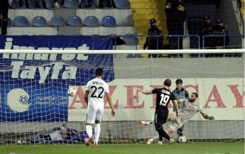 qarabag-neftchibin-qol-seriyasini-qirdi