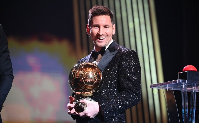 lionel-messi-7-ci-defe-qizil-top-mukafatini-qazanib
