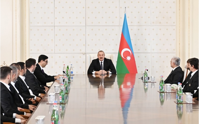 prezident-ilham-eliyev-qarabag-futbol-klubunun-uzvlerini-qebul-edib