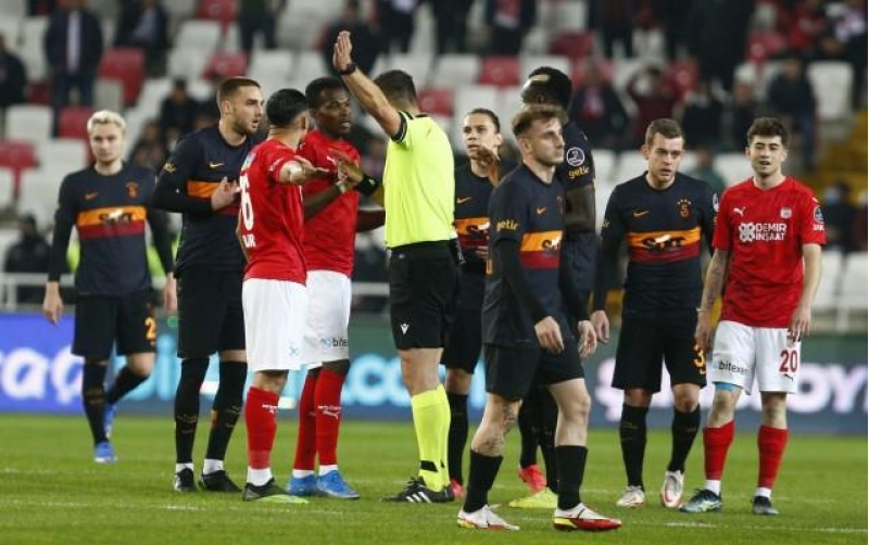 qalatasaray-da-fenerbagcha-da-uduzdu