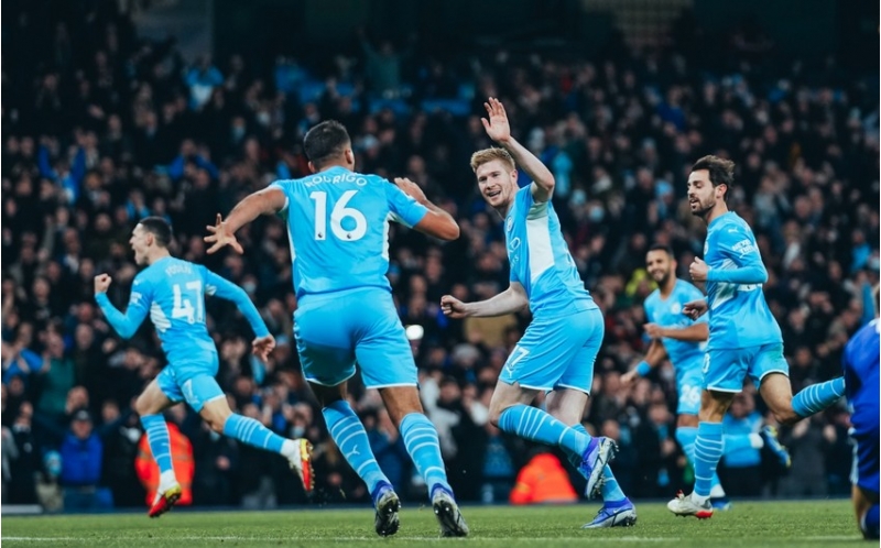 manchester-siti-liverpulun-rekordunu-tekrarlayib