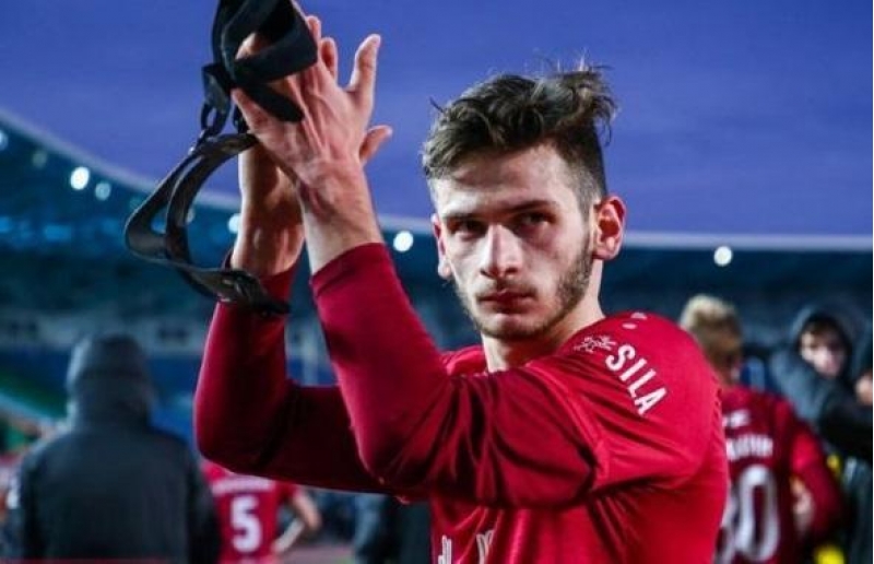 kvaratsxeliya-ingiltere-klublarinin-maraq-dairesinde