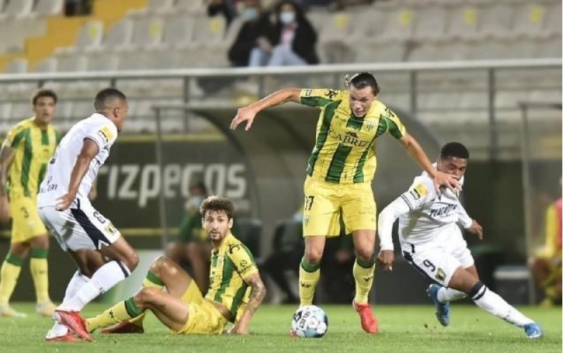 futbolchumuzun-komandasi-merhele-adladi