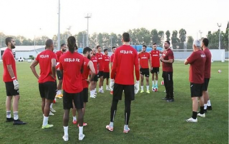 keshle-4-futbolchusu-ile-yollari-ayirdi