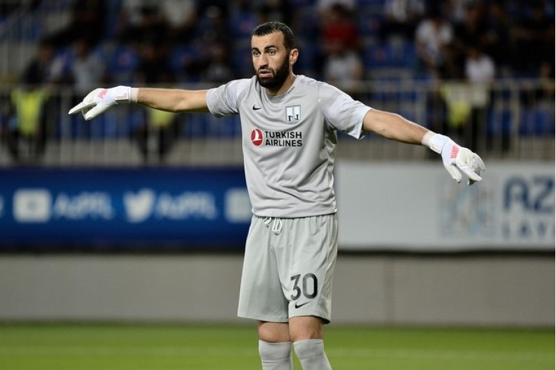 neftchinin-futbolchusu-emelliyyat-olundu