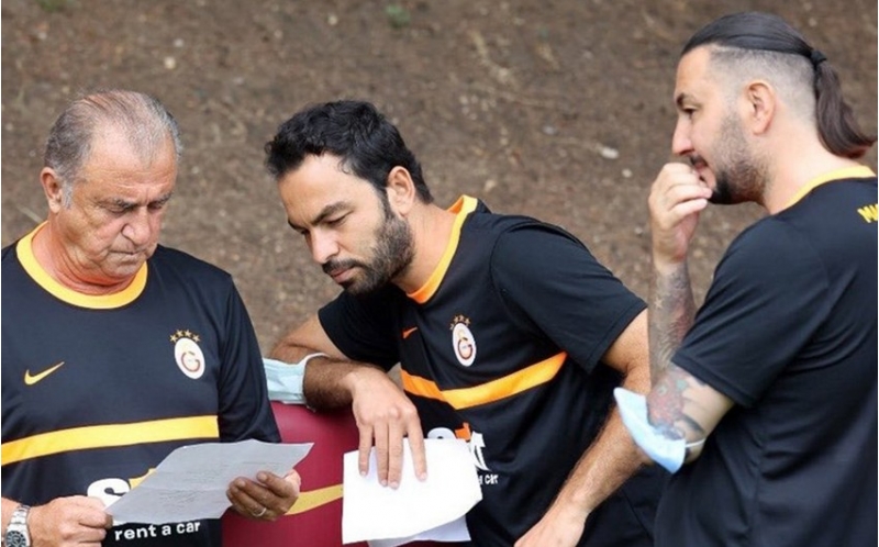 qalatasaray-fatih-terimden-sonra-daha-7-neferle-vidalashib