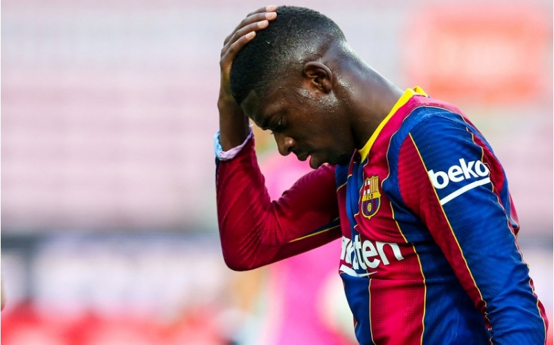 barselona-futbolchusunu-hedeleyib