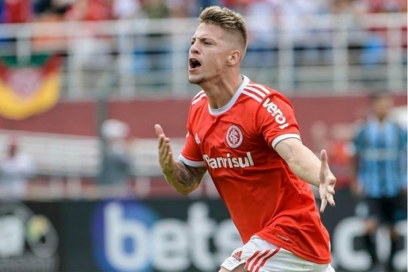 neftchinin-yeni-transferinden-paylashim