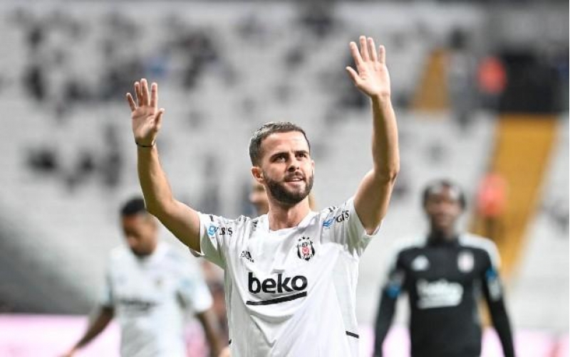 beshiktashdan-barselonaya-qayitmaq-istemir