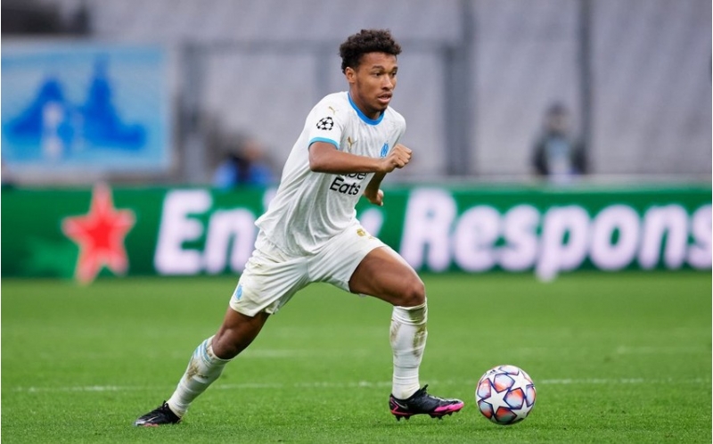 manchester-yunaytedden-qarabagin-reqibine-teklif