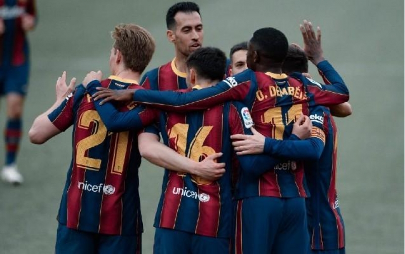 daha-4-futbolchu-barselonadan-ayrila-biler