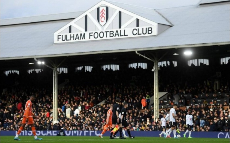 london-klubunun-azarkeshi-stadionda-urek-tutmasindan-olub