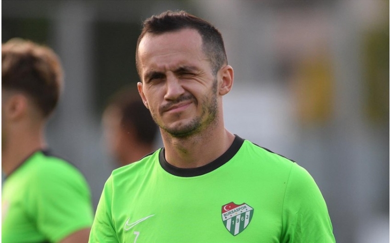 bursasporun-bash-meshqchisi-namik-eleskerov-bizden-biridir