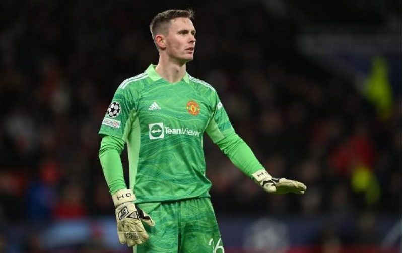 manchester-yunaytedde-qalir