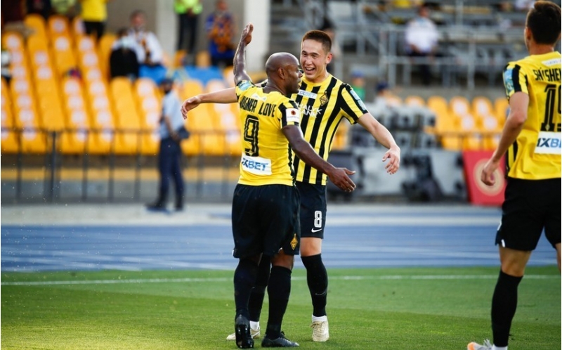 sabah-ulduz-futbolchuya-teklif-gonderib