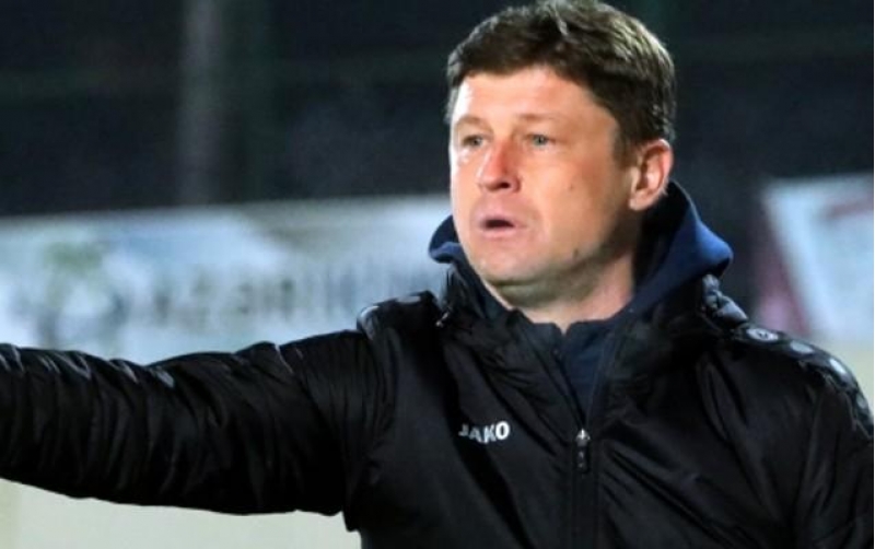 futbolumuzda-ilk-belaruslu-meshqchinin-debutu