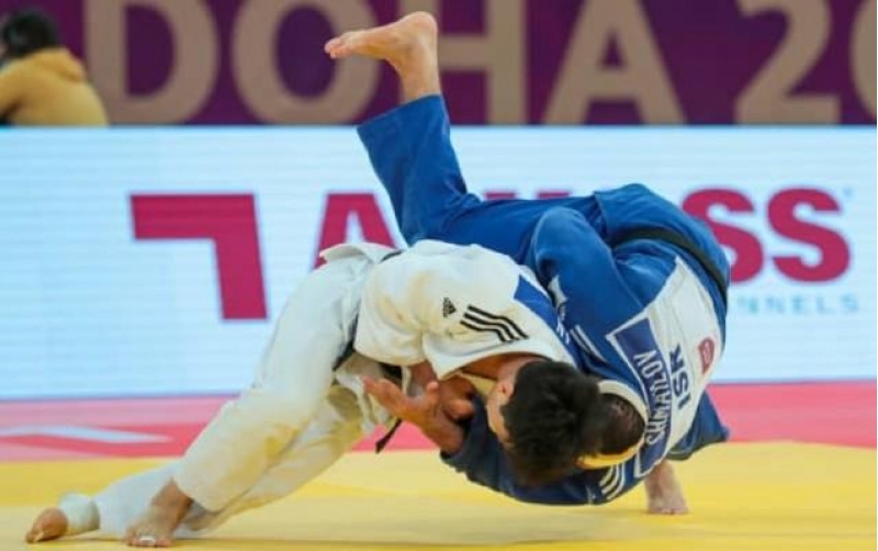 idmanchimiz-gumush-medal-qazandi