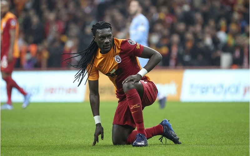 qalatasaray-4-penaltinin-teyin-olundugu-matchda-ezmkar-qelebe-qazanib