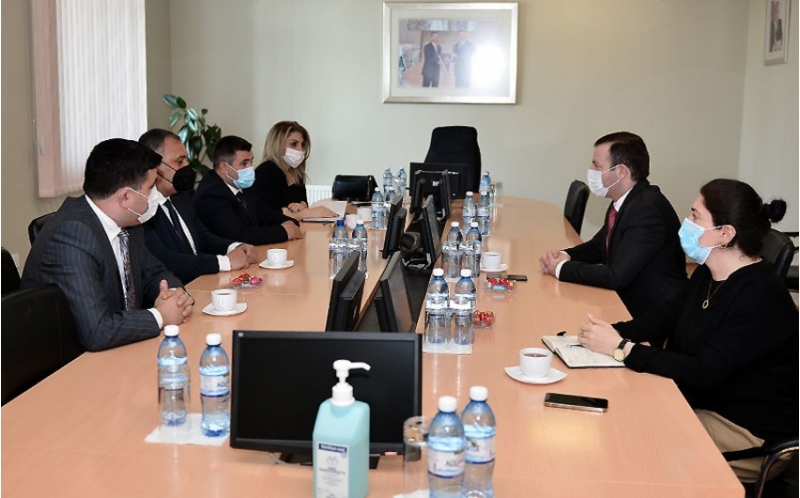 affa-ve-azerbaycan-reqbi-federasiyasi-emekdashligi-muzakire-edibler